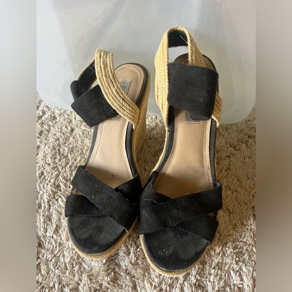 Steve Madden Wedges - Picture 2 of 3